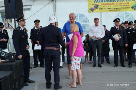 Slovesnost ob odprtju prizidka in prevzemu večnamenskega gasilskega vozila PGD Gozd (42)